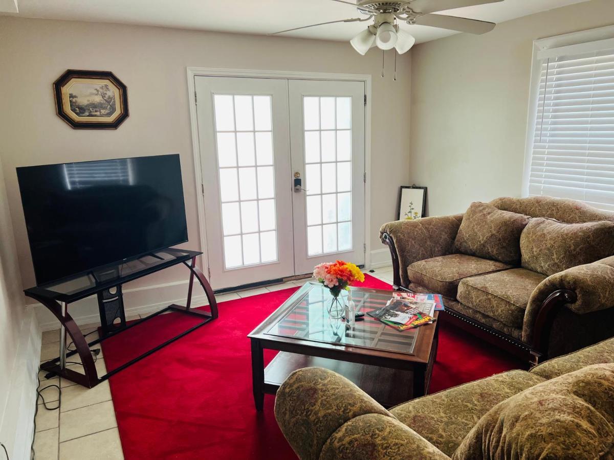 Near French Quarter Two Bedrooms+ New Orleans