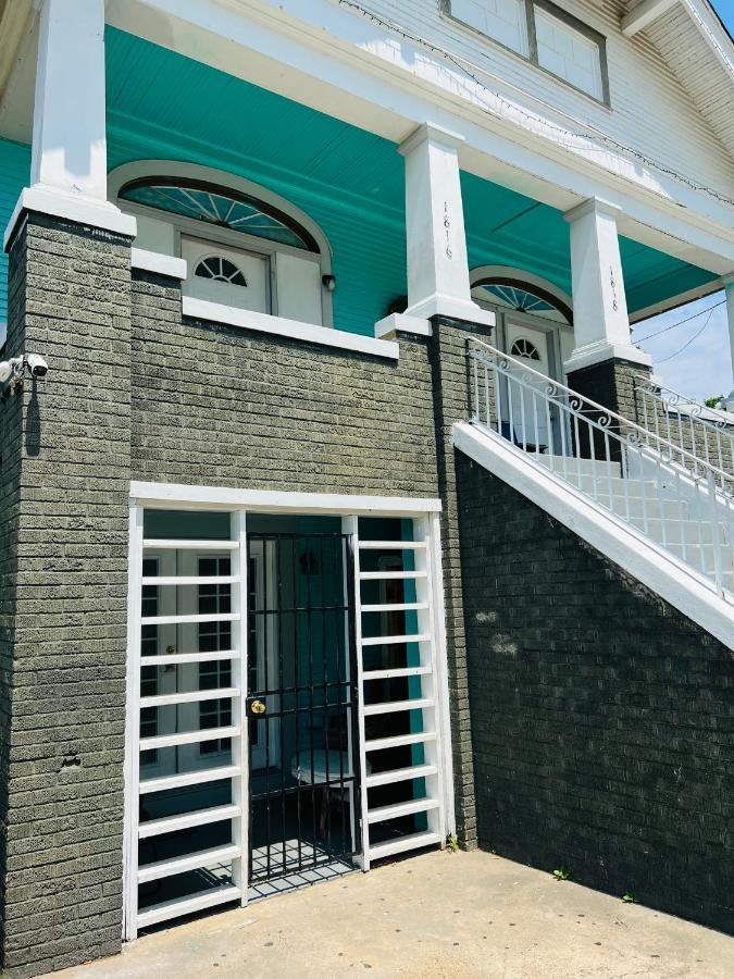 Near French Quarter Two Bedrooms+